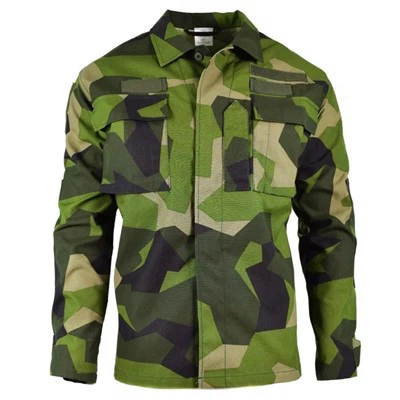 Uniforme militar sueco de camuflaje M90