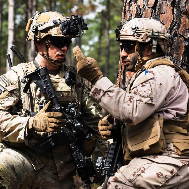 Uniforme táctico de camuflaje Rip Stop de algodón y poliéster transpirable Unisex del ejército de los Emiratos Árabes Unidos para caza
